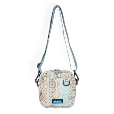 Kavu Globetrot in valley trail, front view