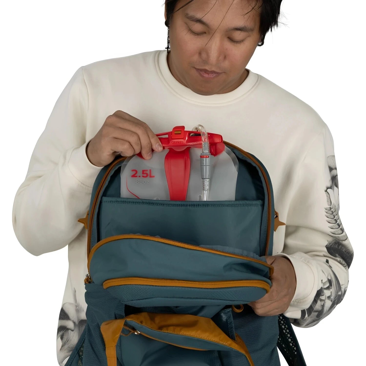 Osprey Daylite Plus 20L in torrent blue, reservoir compatible view