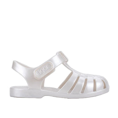 Igor Toddler's Clasica Nacar Sandal in marfil, side view