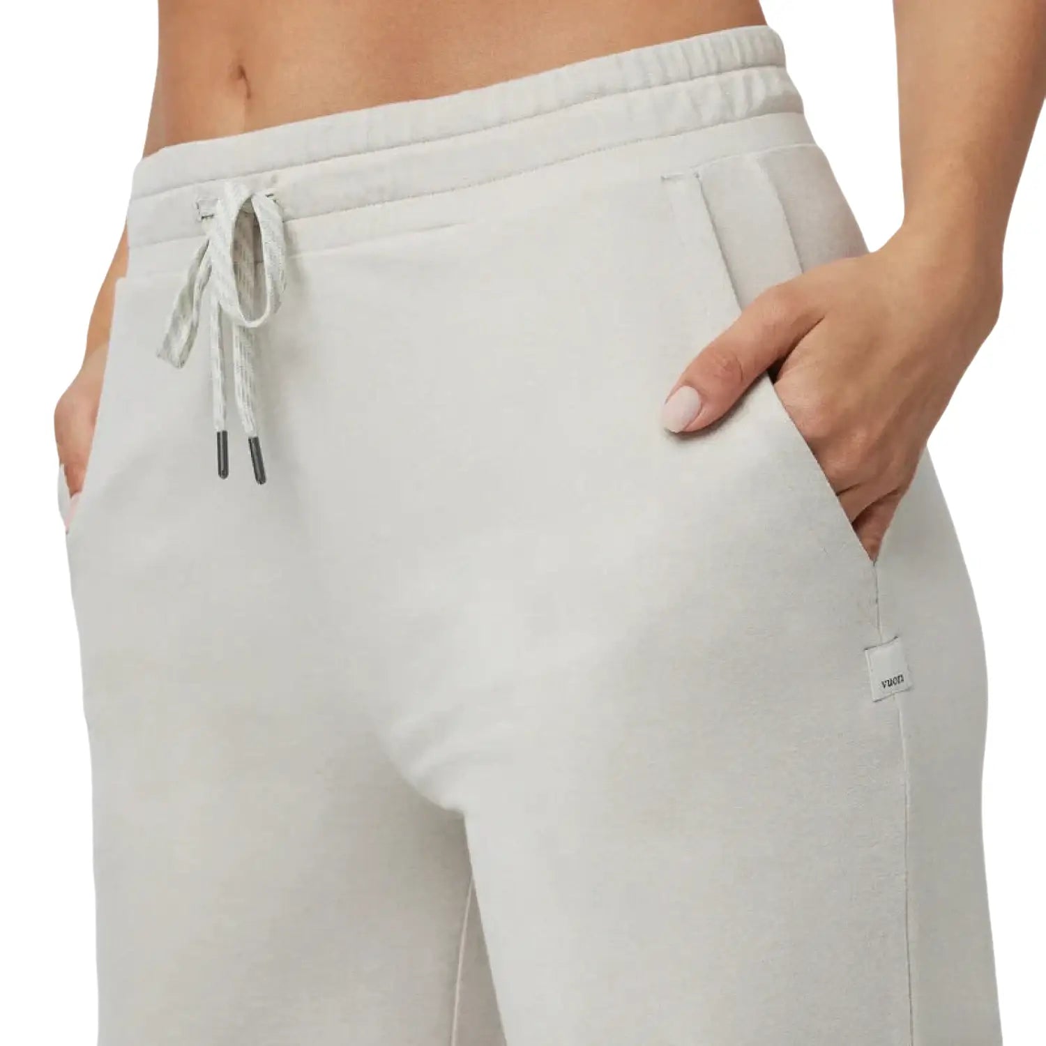 Vuori Women's Halo Essential Wideleg in ecru heather, on model front pocket & waistband detail