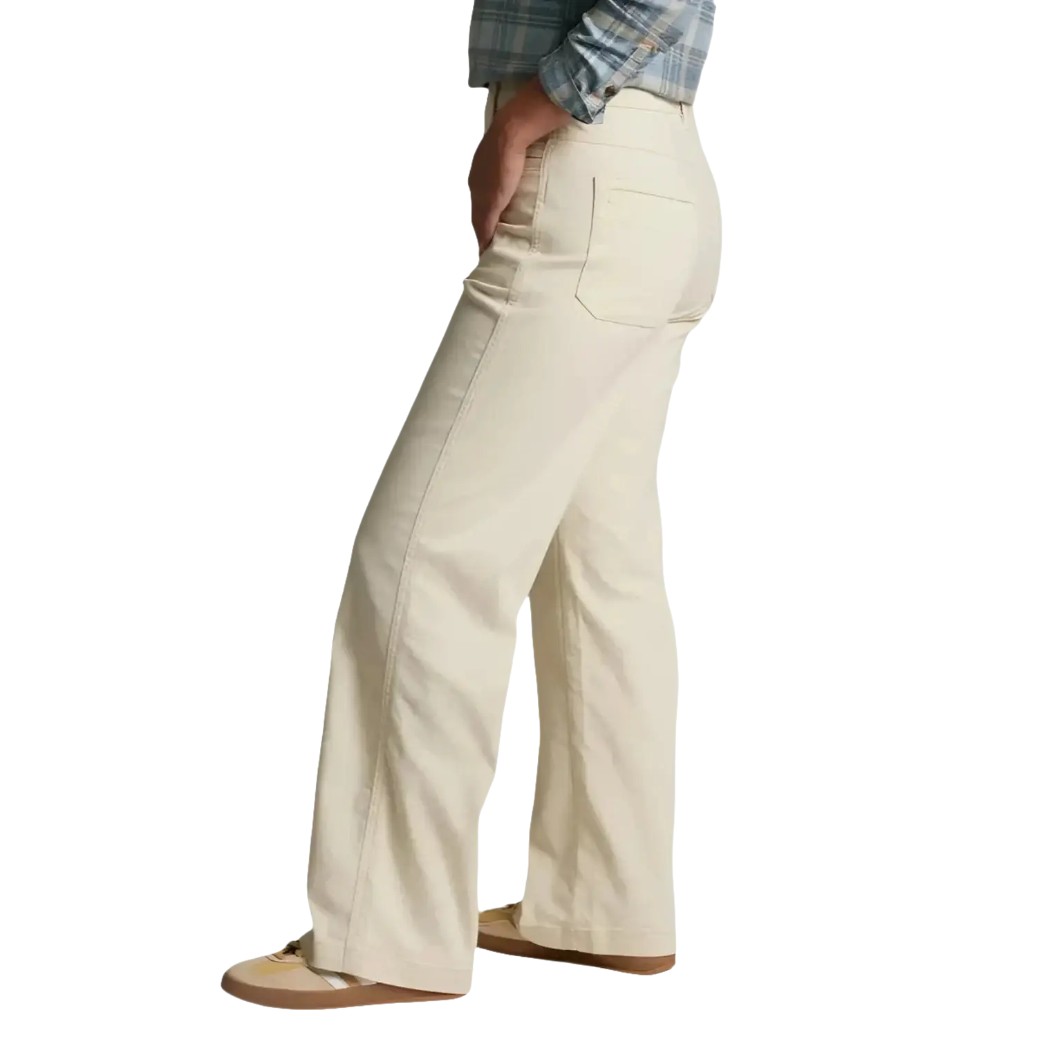 KUHL Women's Kontour™ Wide-Leg in vanilla, on model side view