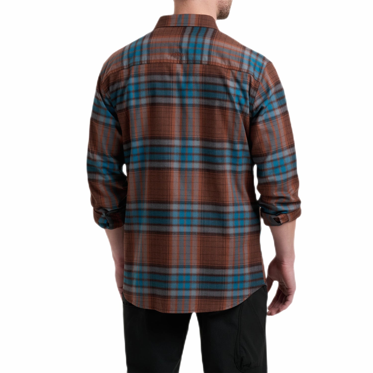 Kuhl Men's Fugitive™ Flannel in bonfire, on model back view