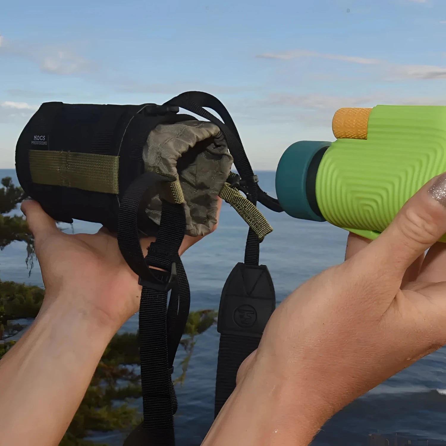 NOCS Zoom Tube Caddy in charcoal black, lifestyle view