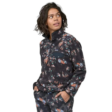 Patagonia W's Lightweight Synchilla® Snap-T® Fleece Pullover, Swirl Floral Blue, front and side view on model