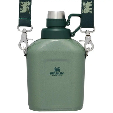 Stanley The Legendary Classic Canteen, Hammertone Green, front view