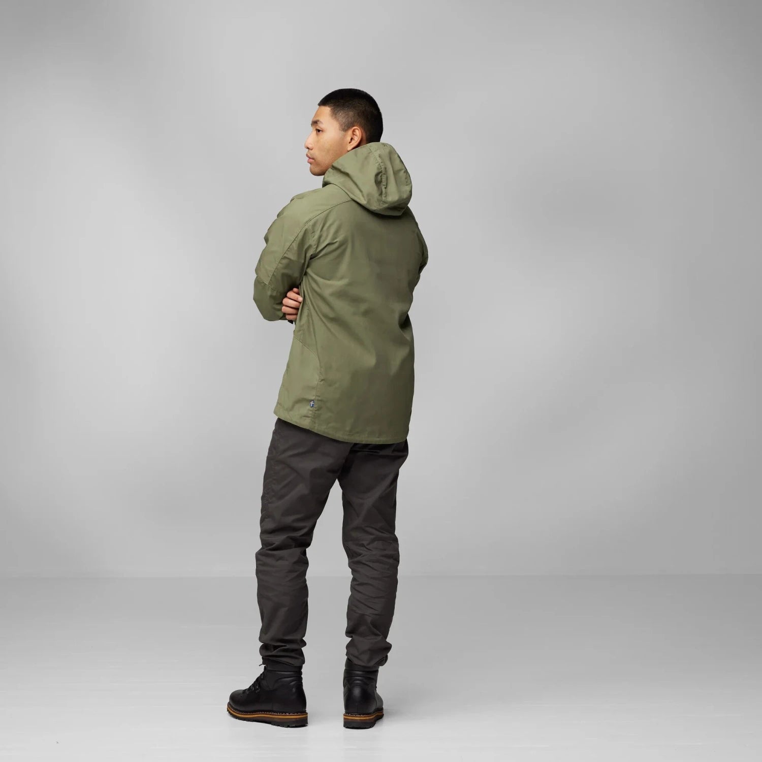 Fjall Raven Men's Sten Jacket in green, on model back view